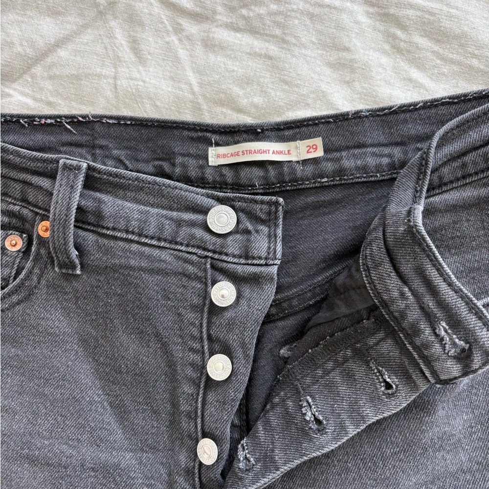 Levi’s Ribcage Straight Ankle Jeans